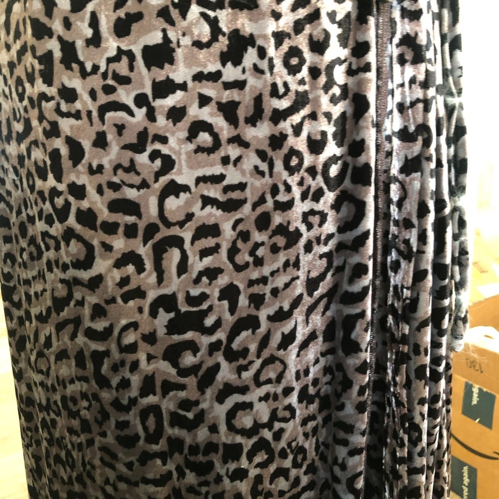 JOHNNY WAS Deep V-Neck Elegant Ombre Leopard Silk Velvet‎ Wrap Midi Dress M $330 - Picture 7 of 16